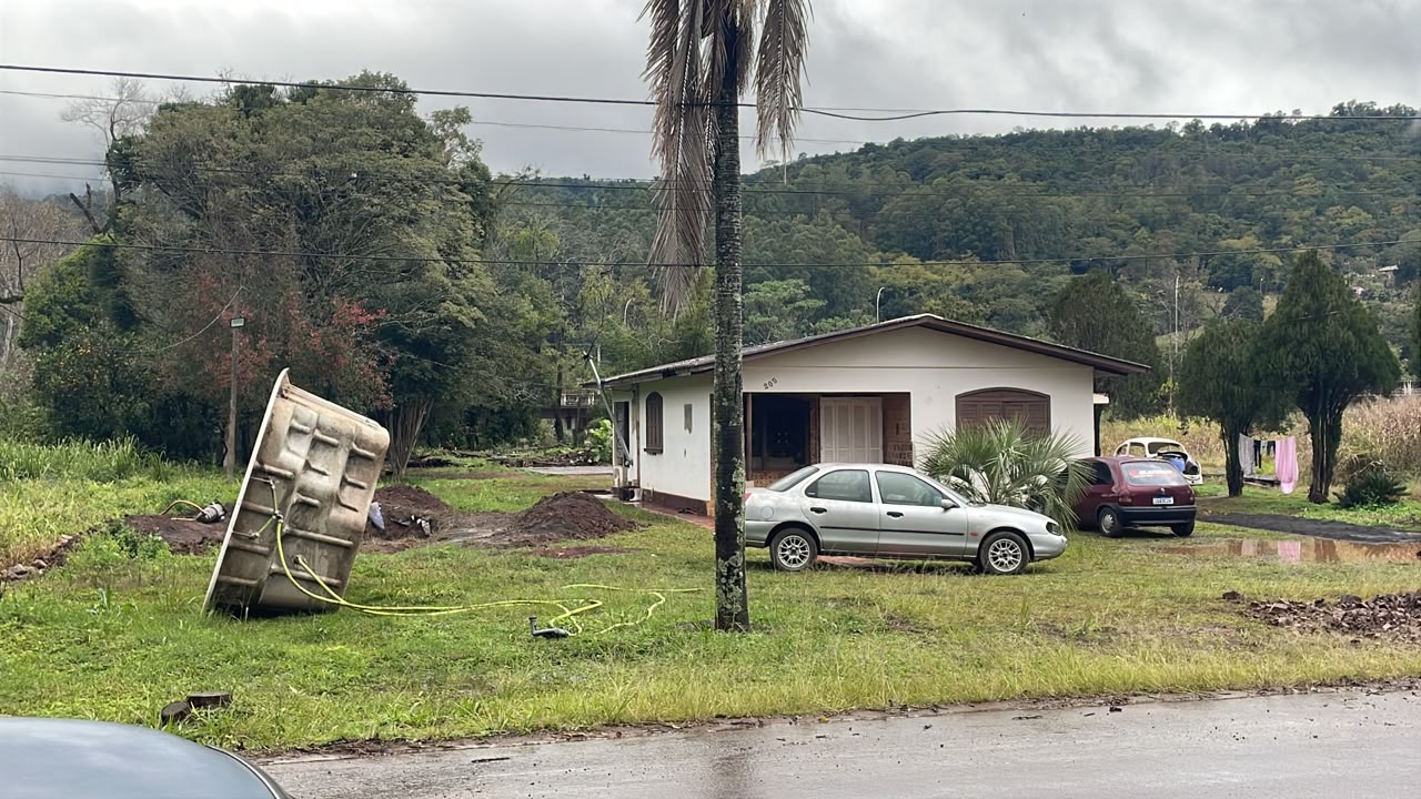 Terreno urbano de 3.750,00 m², na RS-239, Alto Rolante, Rolante/RS, com residência de alvenaria nº 3.435, totalizando 114,20 m² de área construída