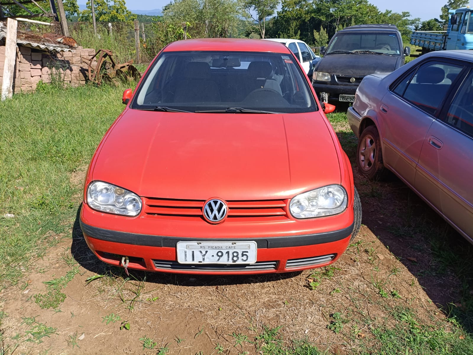 Lote 06 - Veículo I/VW GOLF, placa IIY9185, RENAVAM 719701015, Fab/Mod 1998/1999