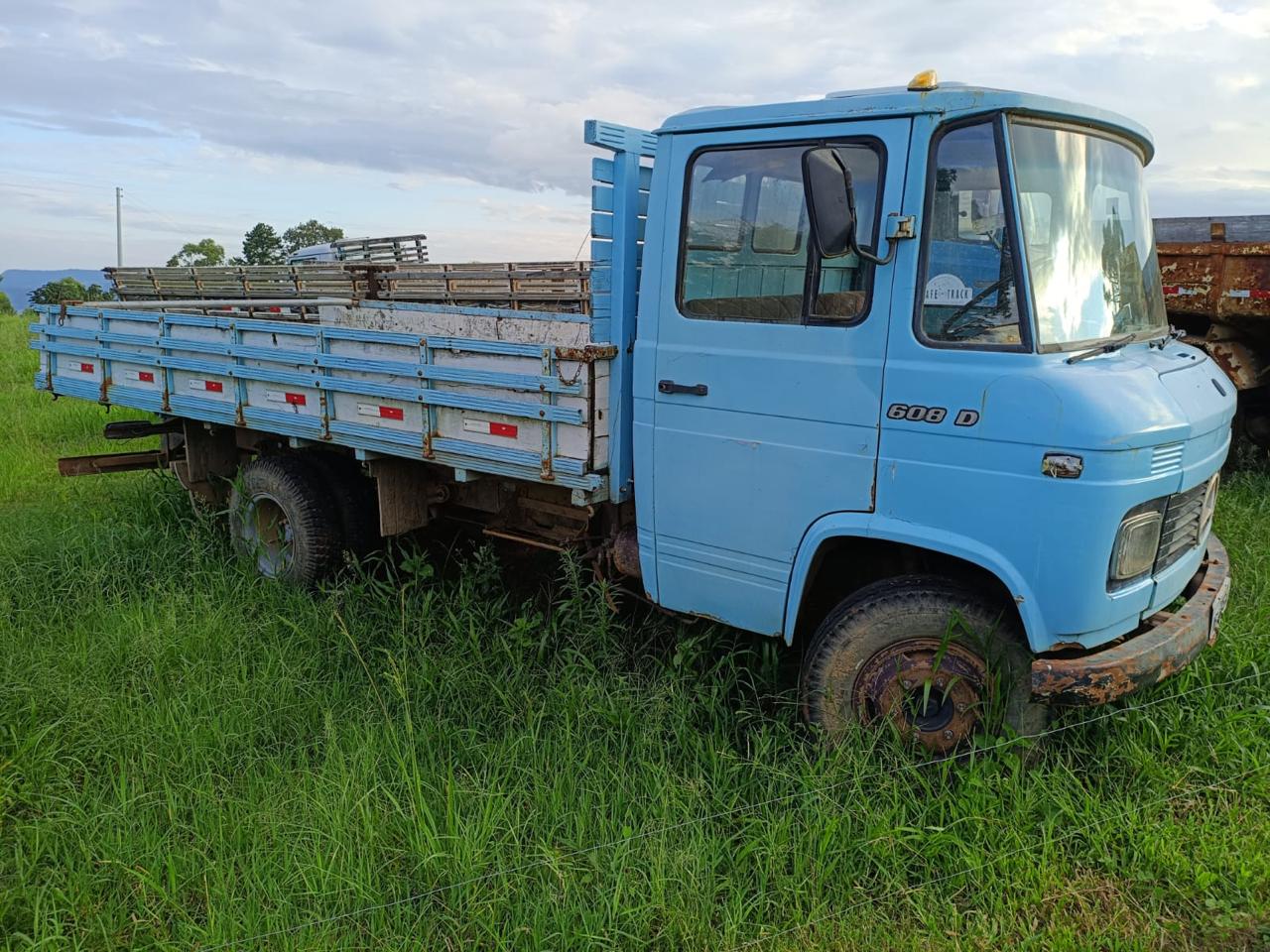 Lote 09 - Caminhão M.BENZ/L 608 D, placa IFA3264, RENAVAM 421504315, Fab/Mod 1984/1985